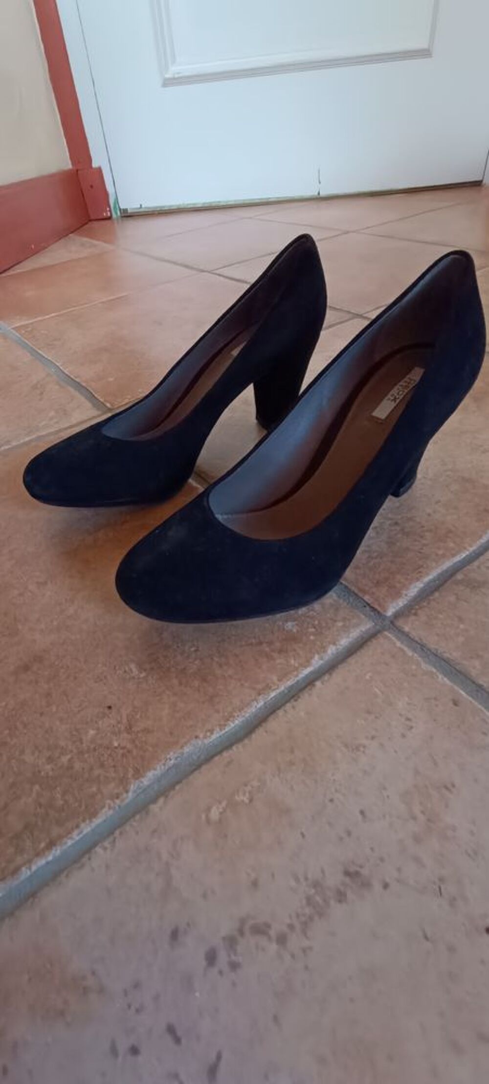 Chaussures femme taille 36 &eacute;tat neuf marque GEOX Chaussures