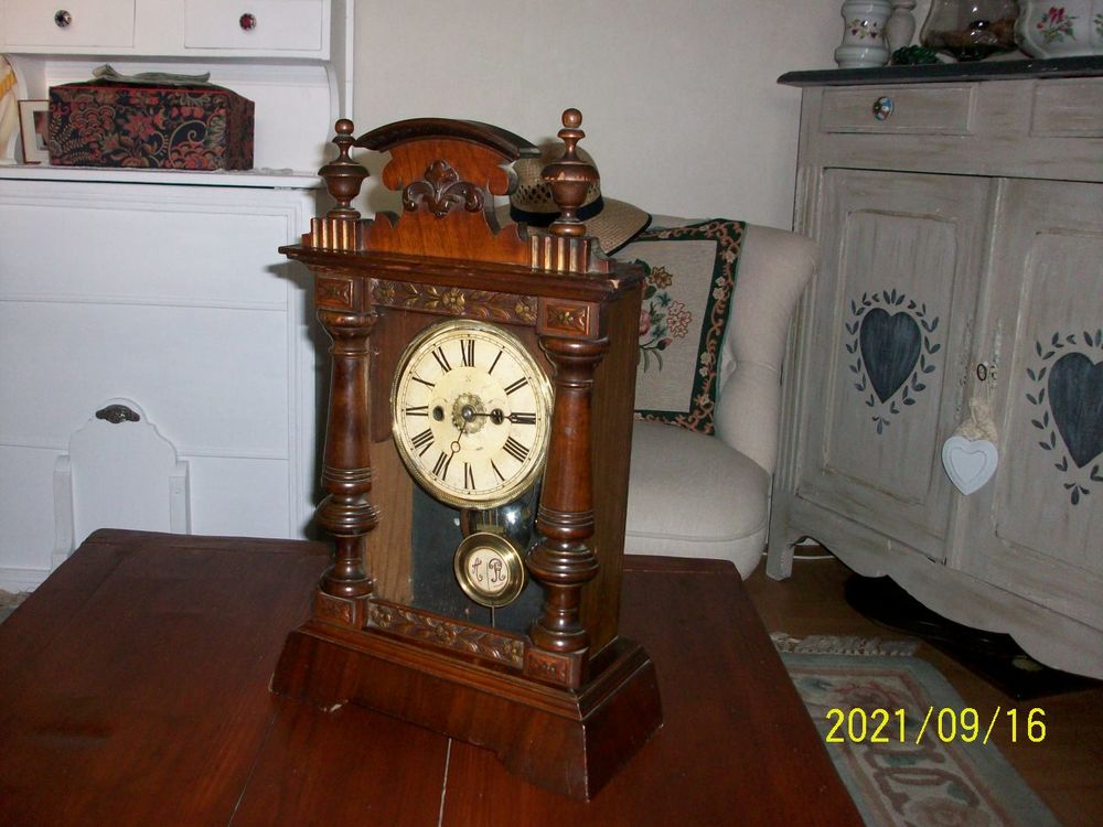 Petite horloge ancienne ( 1880) Décoration