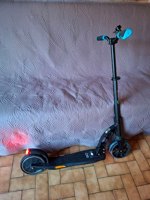Trottinette électrique E-FLY OZE noire. 80 Savigny-sur-Orge (91)