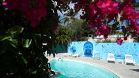 A 150m de la plage du Helleux Ste-Anne studio avec piscine.