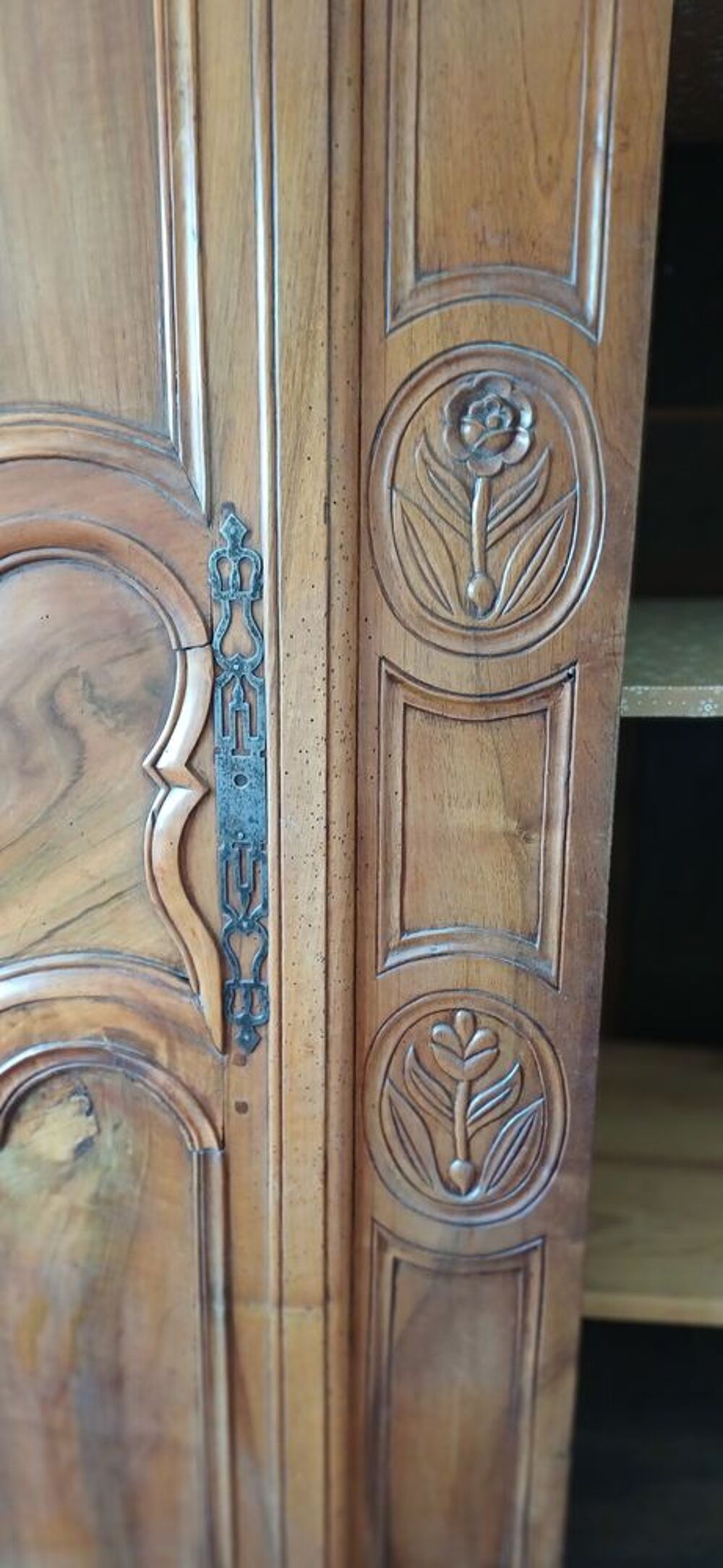Ancien meuble salon bois massif sculpt&eacute; Meubles