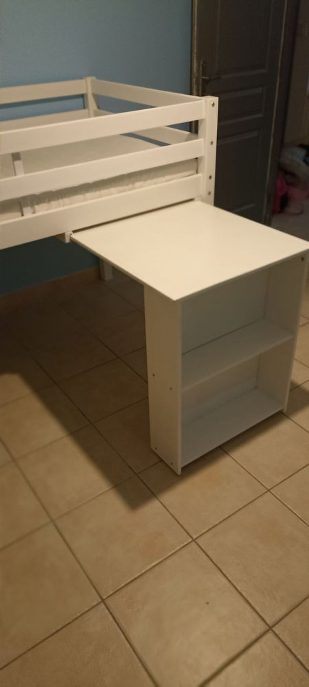 Lit mezzanine blanc bois avec &eacute;chelle Meubles