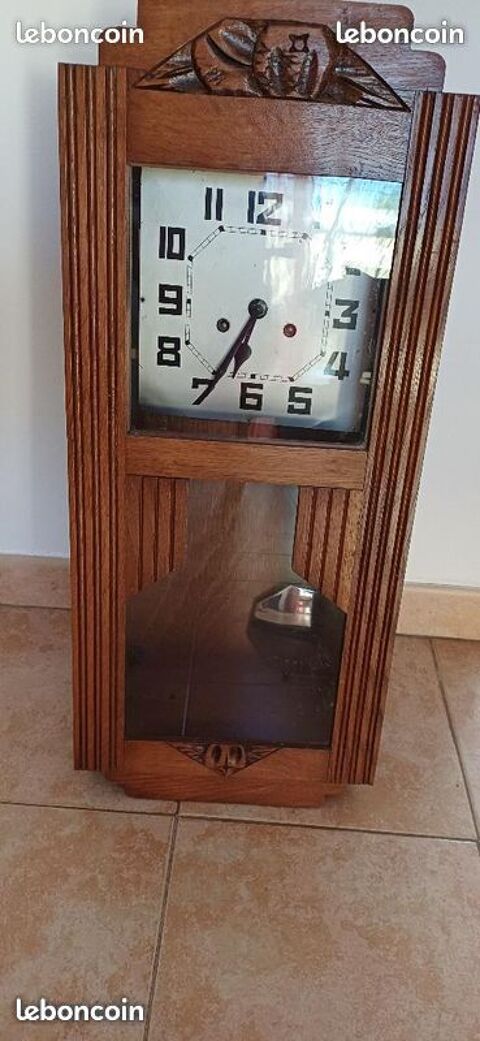 pendule vintage parfait etat
année 1930 env .
40 La Seyne-sur-Mer (83)