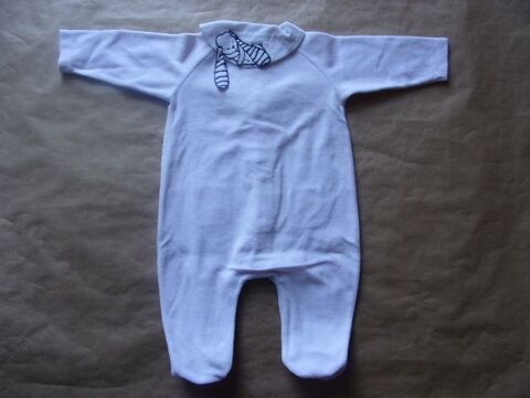Pyjama en taille 9 mois 1 Montaigu-la-Brisette (50)