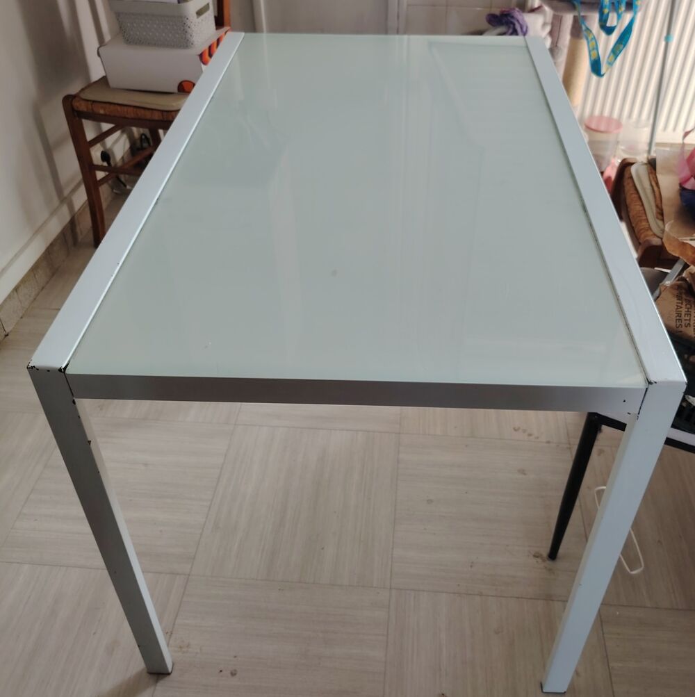 Table en verre et m&eacute;tal blanc Meubles