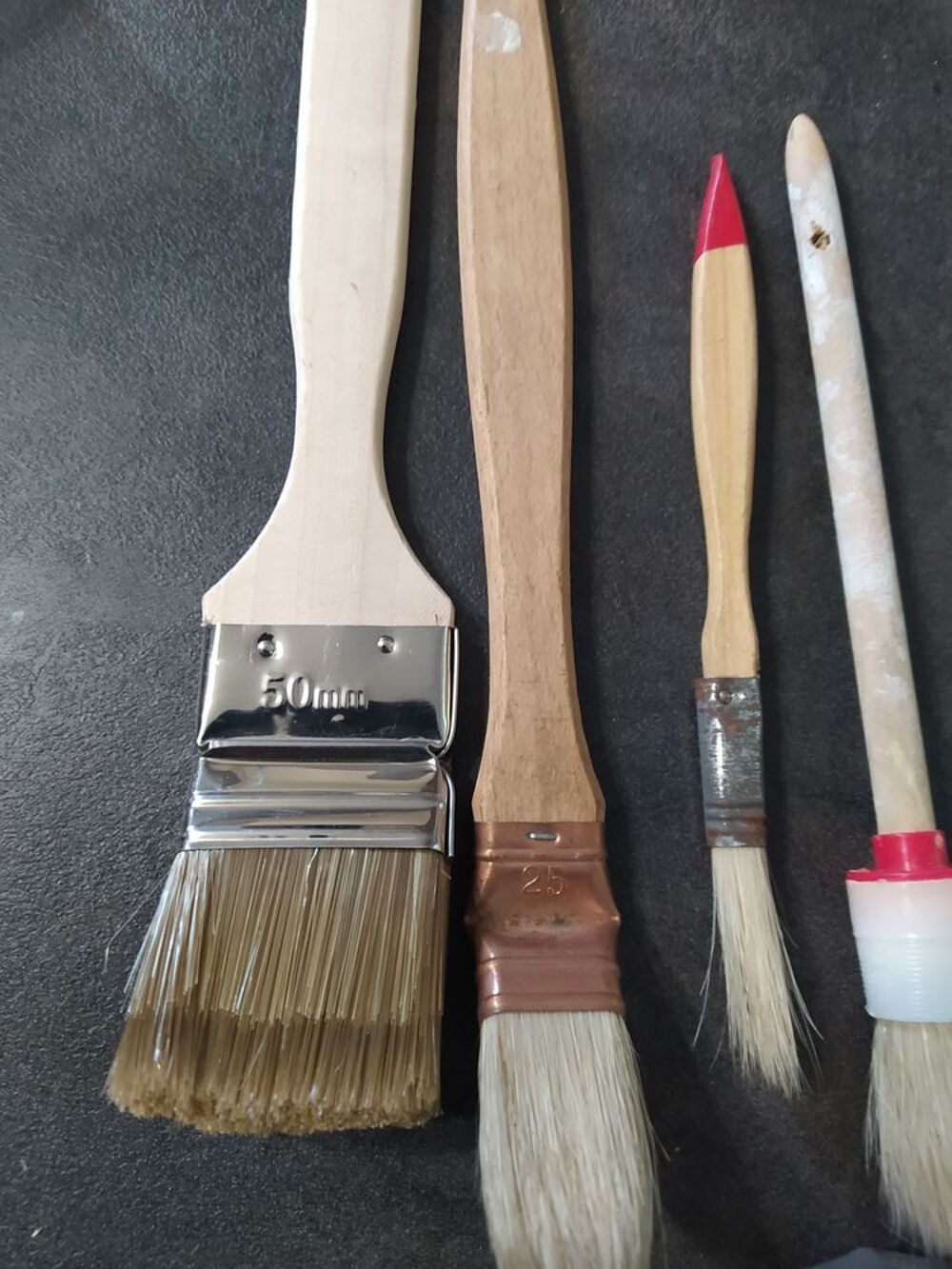 12 pinceaux neuf de diff&eacute;rents mod&egrave;les et de taille Bricolage