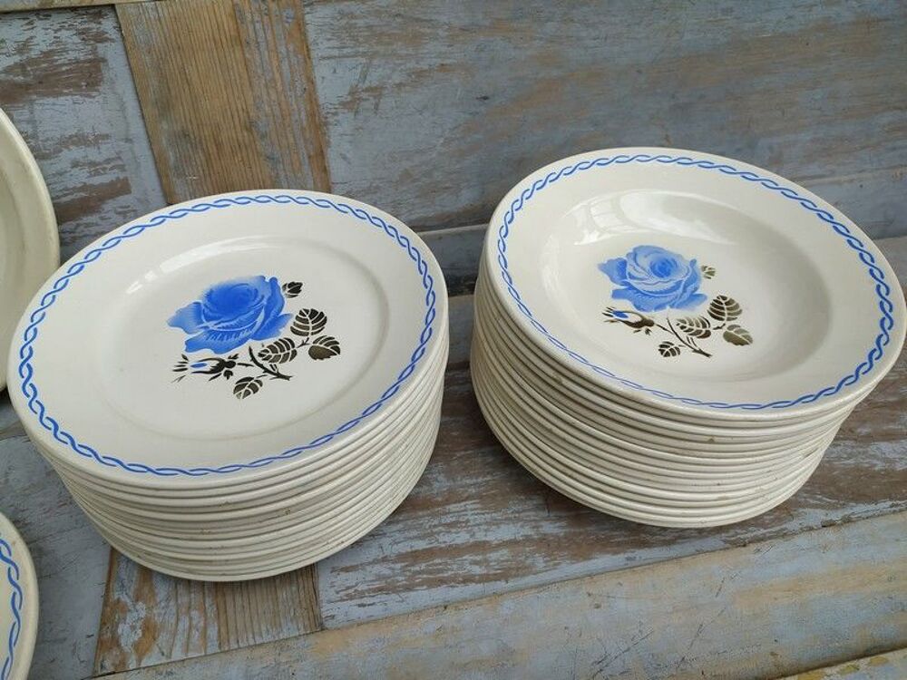 Vaisselle Assiettes Fa&iuml;ence Badonviller Digoin Rose Bleue
Décoration