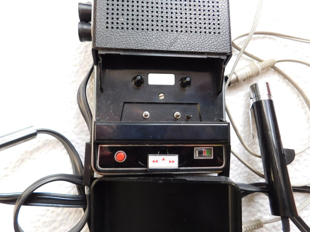 .magn&eacute;tophone a cassettes radiola 1967 