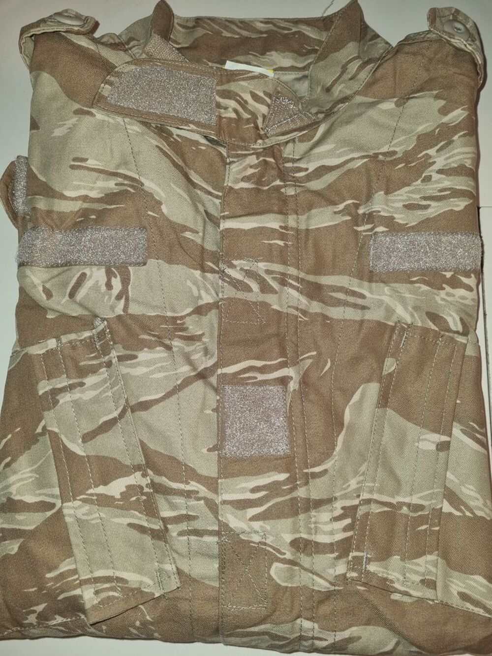 Lot &eacute;quipement airsoft / tactique neuf ? 700+ pi&egrave;ces Vêtements