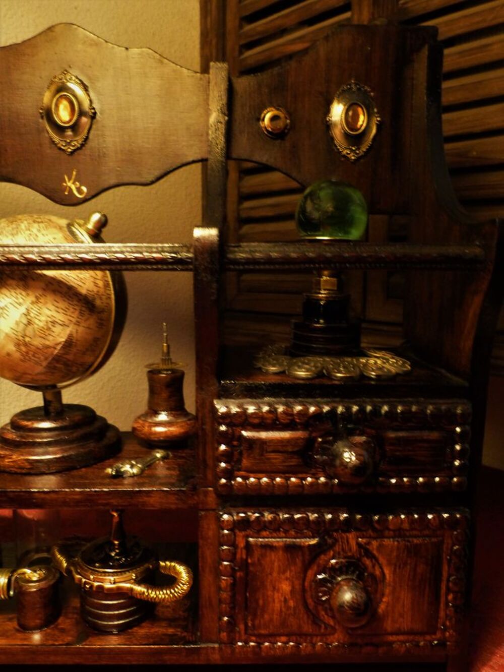 Cabinet de Curiosit&eacute;s "VICTORIAN CURIOSITIES" Steampunk Décoration