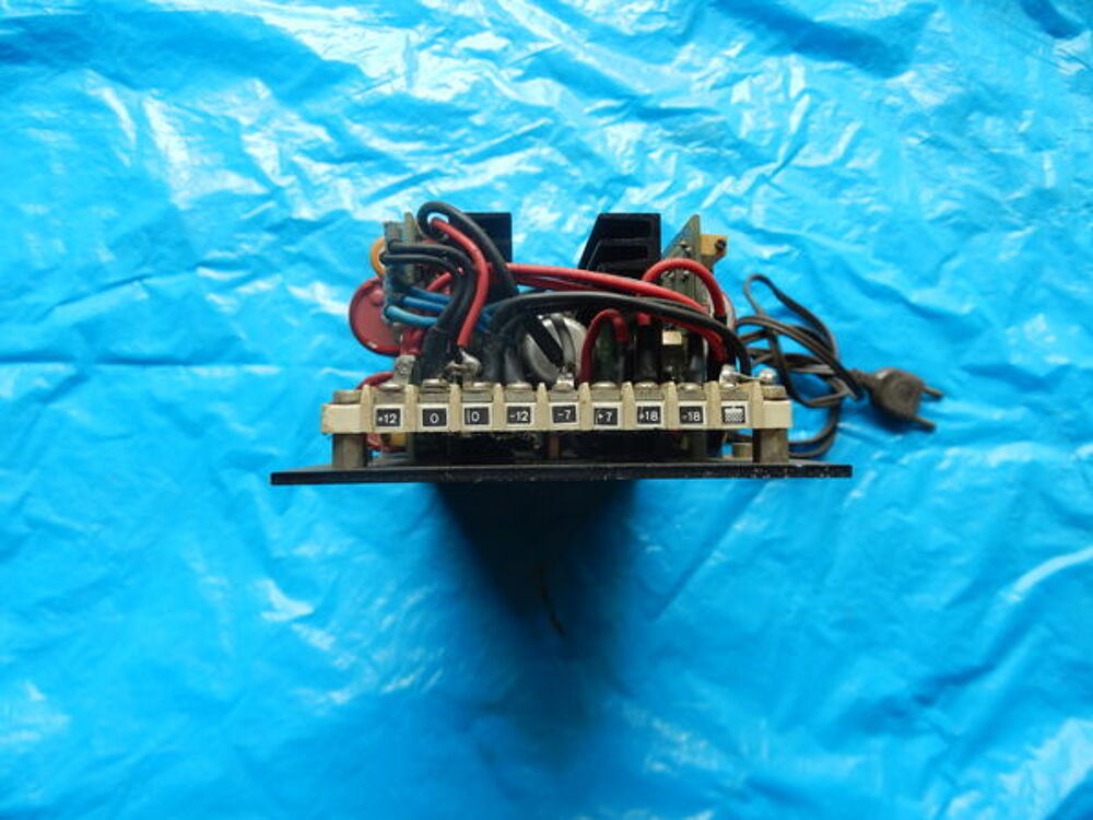 Alimentation &eacute;lectronique basse tension "continu" r&eacute;gul&eacute;e Bricolage