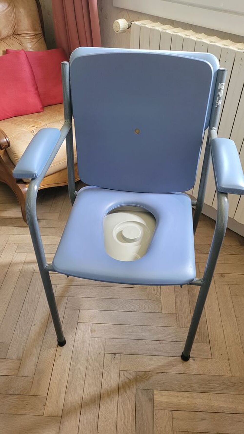 ensemble Lit m&eacute;dicalis&eacute; et petit mat&eacute;riel m&eacute;dical Meubles
