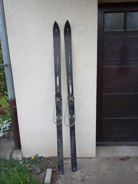Skis anciens vintage €  déco chalet authentique (années 60/70) Lure (70)