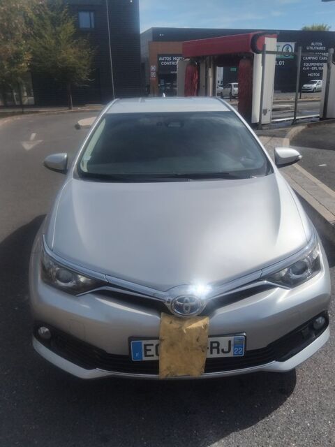 Toyota Auris Hybride 136ch Lounge 2017 occasion Corbeil-Essonnes 91100