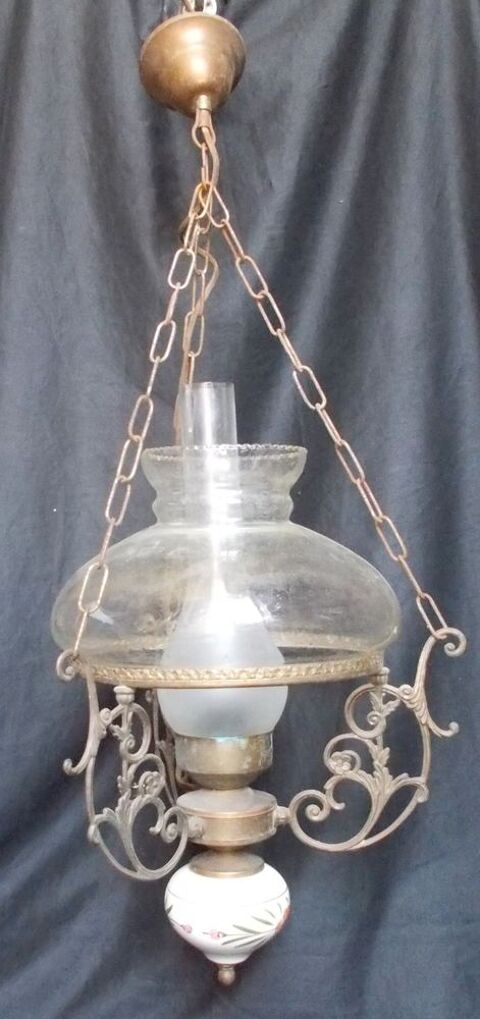 Lustre  lampe � p�trole  19 Niort (79)