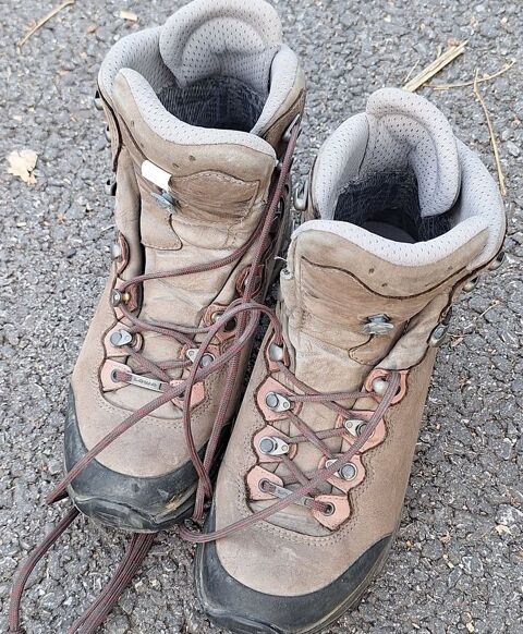 Chaussures de randonn�e cuir tr�s bon �tat  20 Grenoble (38)