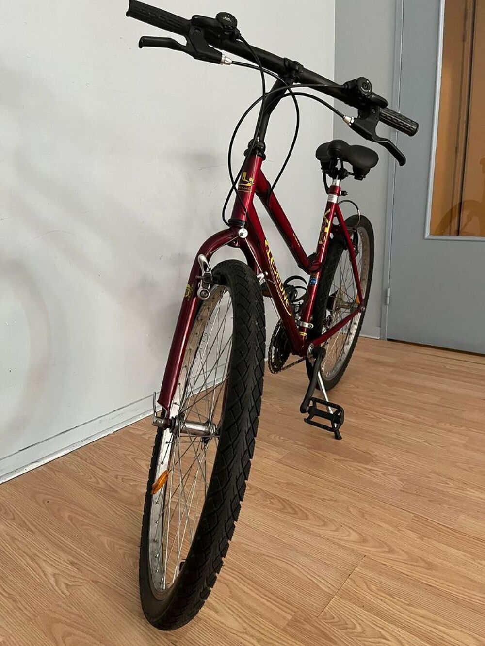 V&eacute;lo vintage Lejeune rouge bordeaux Vélos