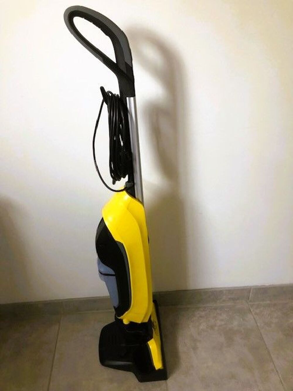 Aspirateur laveur Karcher - 3 utilisations - comme neuf Electroménager
