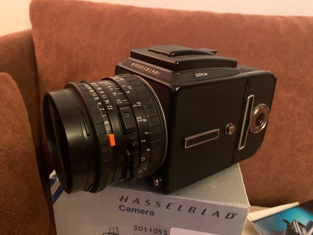 Hasselblad 501 C/M, Planar, A12 et prisme PME Photos/Video/TV