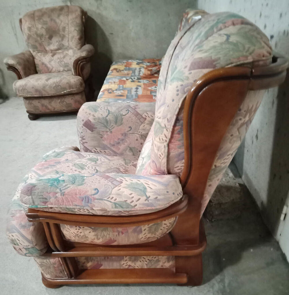 Paire de fauteuils de salon en bois massif ? Bon &eacute;tat Meubles