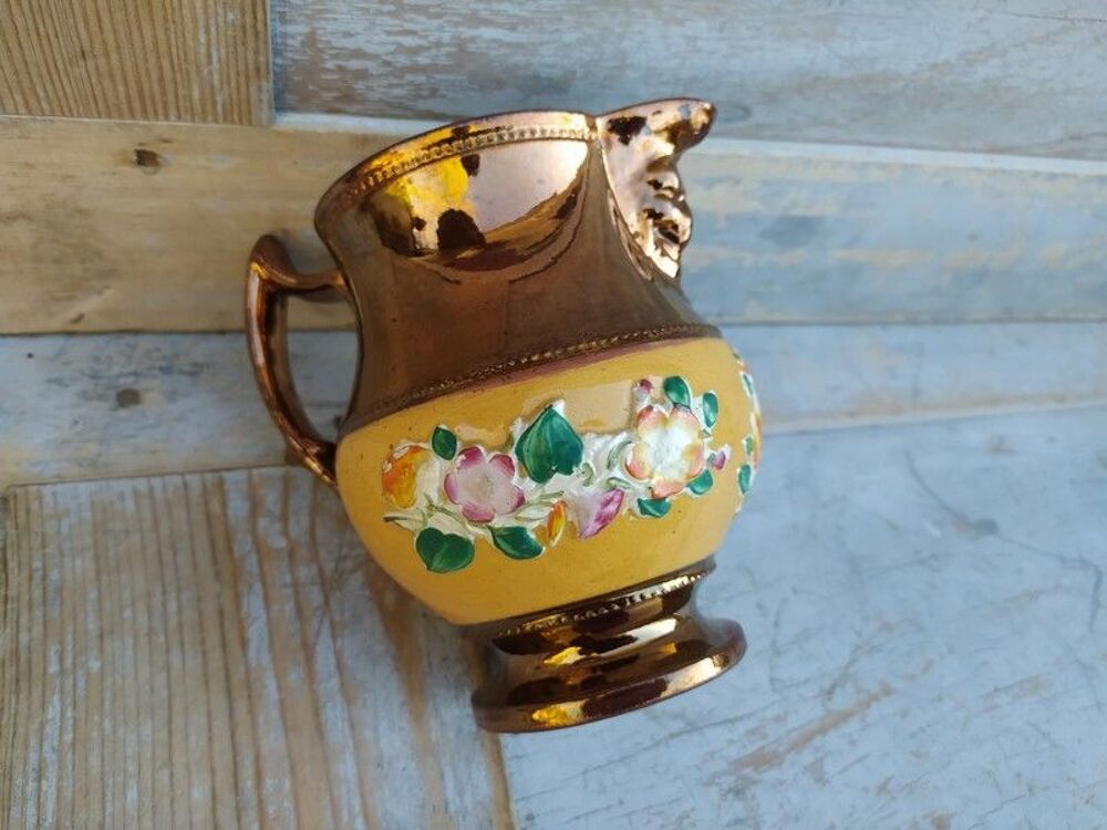 Ancien Petit Pichet Pot &agrave; Lait Fa&iuml;ence Lustr&eacute;e de Jersey. Décoration