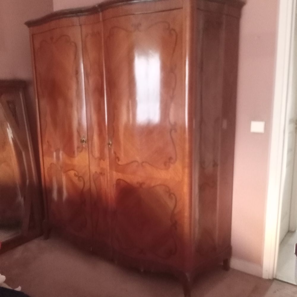 Armoire en bois de rose Meubles