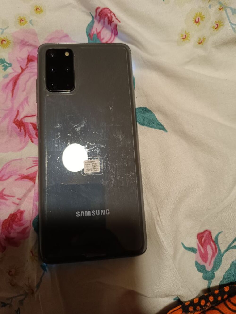 Samsung Galaxy s 20 plus Téléphones et tablettes
