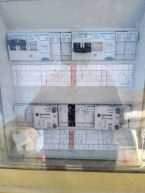 Tableaux �lectriques Hager  50 Roannes-Saint-Mary (15)