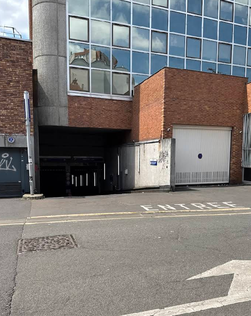 Vente Parking/Garage Le titre de votre annonPlace de parking sécurisée – 40 Rue Gabriel Crié, 92240 Malakoff Investissement locatif avec rentabilité immédiatece Malakoff