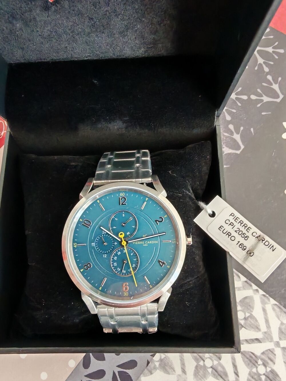 Montre Pierre Cardin cadran bleu avec bo&icirc;te Bijoux et montres