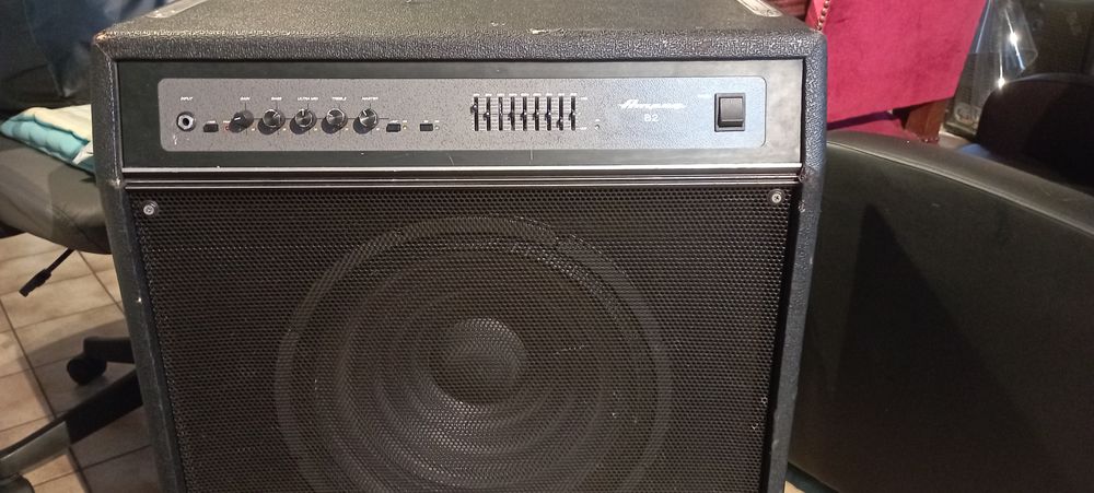Ampli pour guitare basse marque AMPEG B2 Instruments de musique