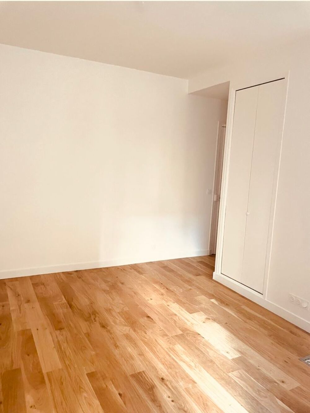 Location Appartement Charmant studio F1 de style parisien avec balcon à deux pas de Montmartre Paris 18