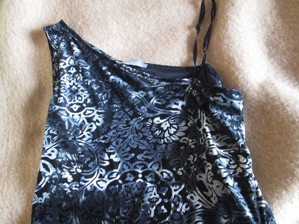 Robe &agrave; bretelle noire reflets argent&eacute;s Vêtements