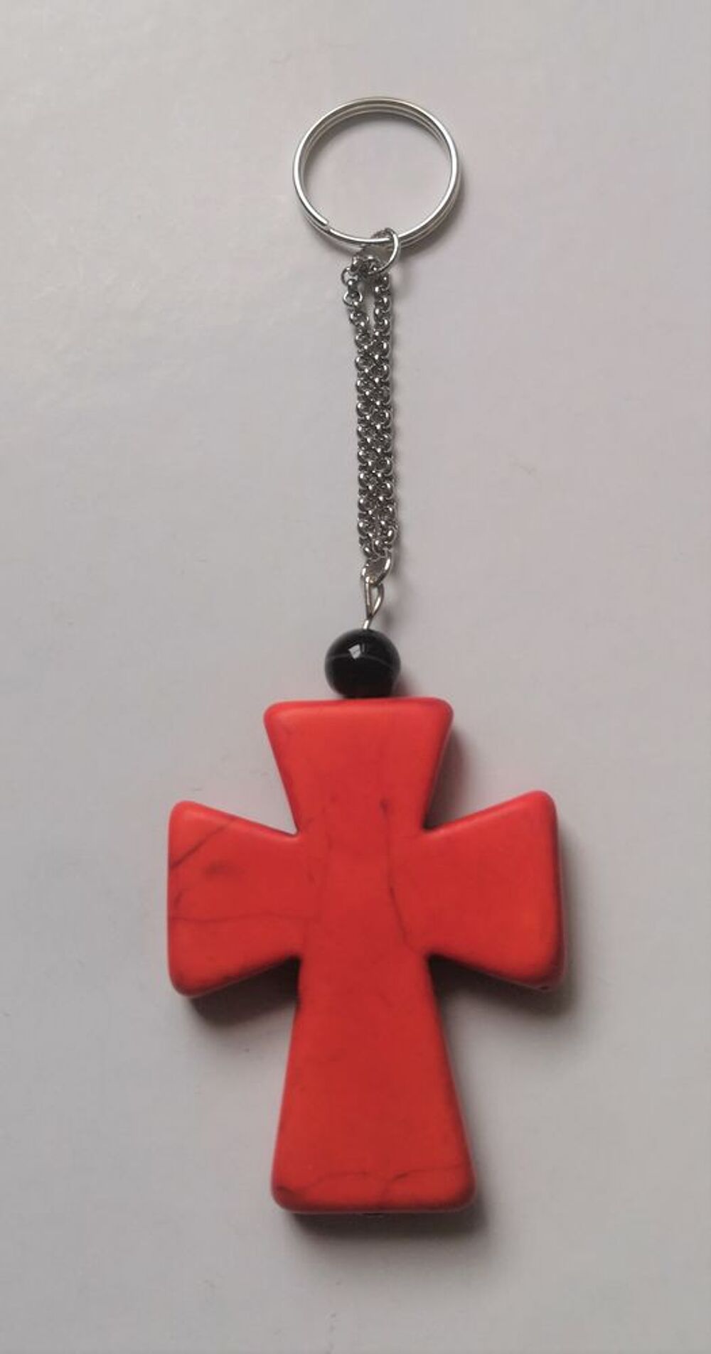 Porte cl&eacute; grosse croix en Jaspe Orange avec perle Tourmaline Maroquinerie