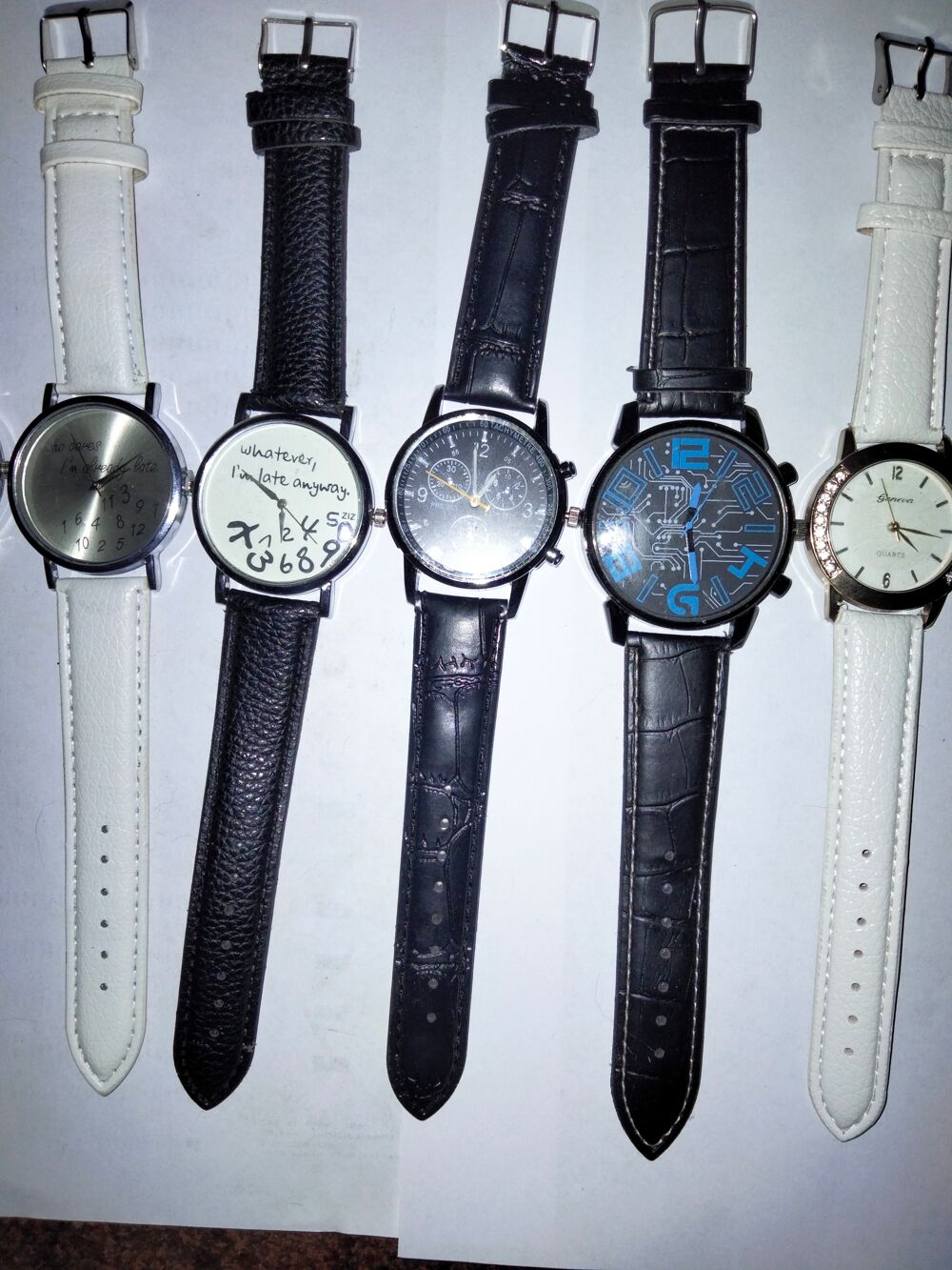 Lot de 10 montres homme et femme
Bijoux et montres