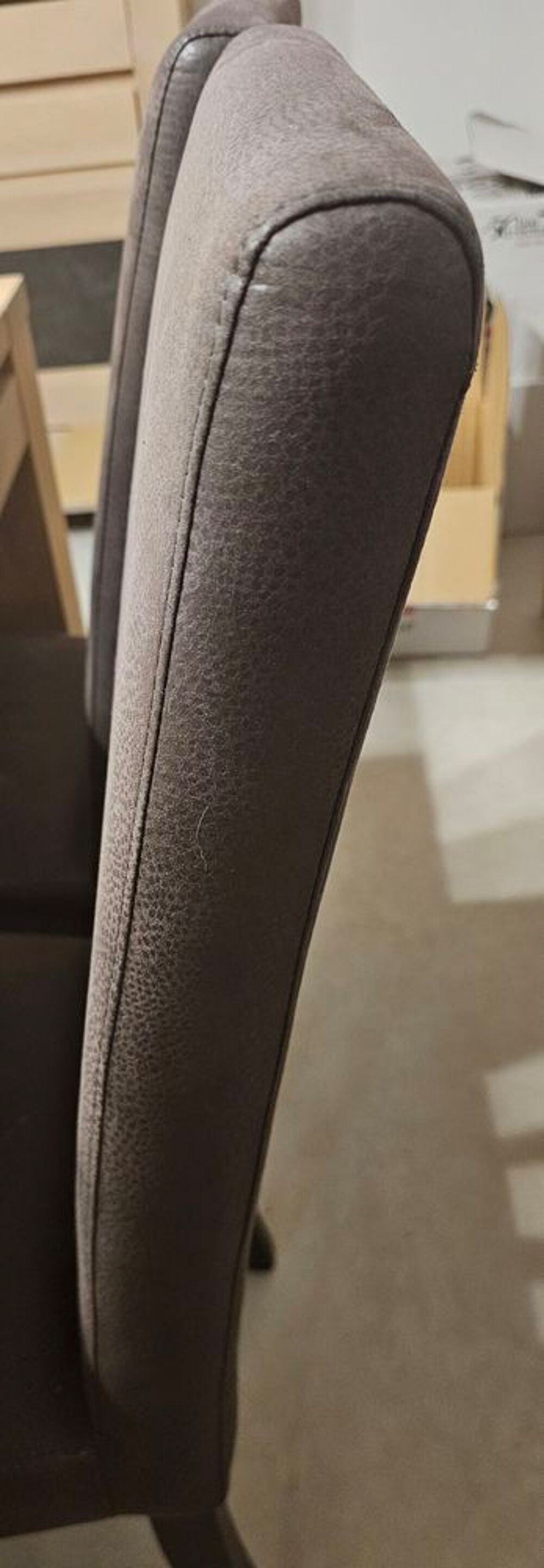 Chaises haut gamme aspect cuir vieilli Meubles