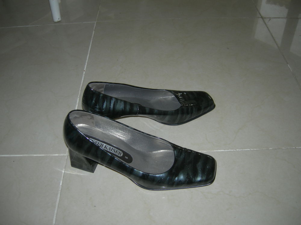 ESCARPINS TRES BON ETAT NOIR/GRIS PETER KAISER 39 Chaussures