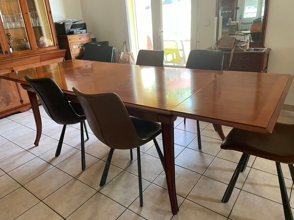 table + meuble bas biblioth&egrave;que + 8 chaises merisier Meubles