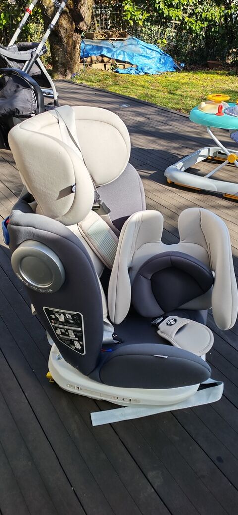 Si�ge auto enfant gris et beige 70 Seyssins (38)