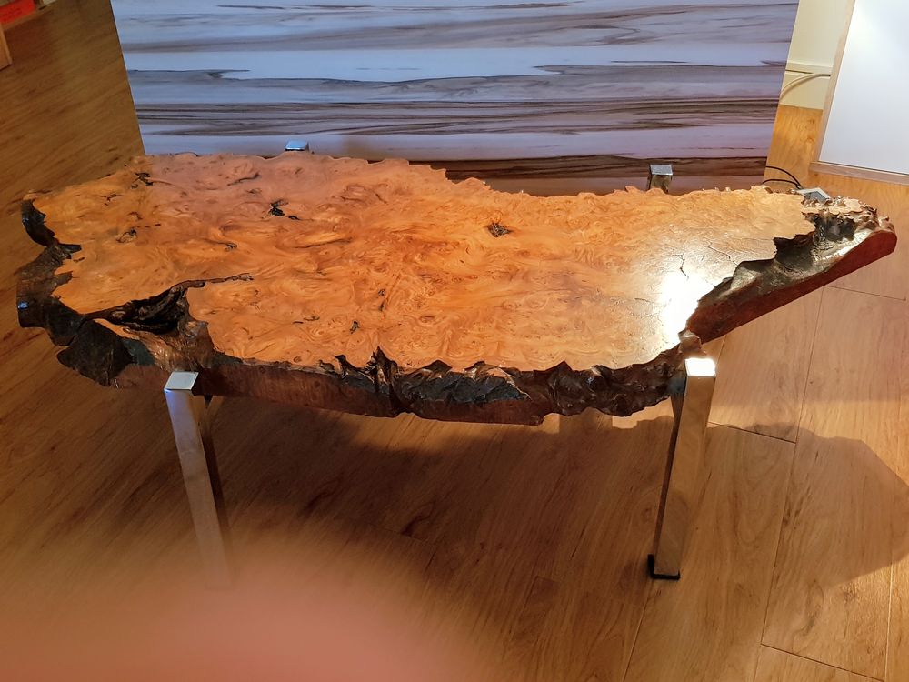 table basse en loupe d'orme Meubles