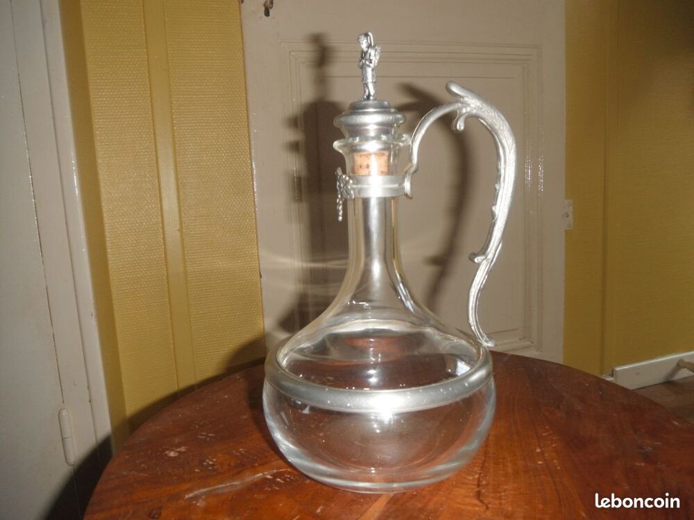 Carafe &agrave; vin cristal Jean Goard&eacute;re. Etain. Etat Neuf Décoration