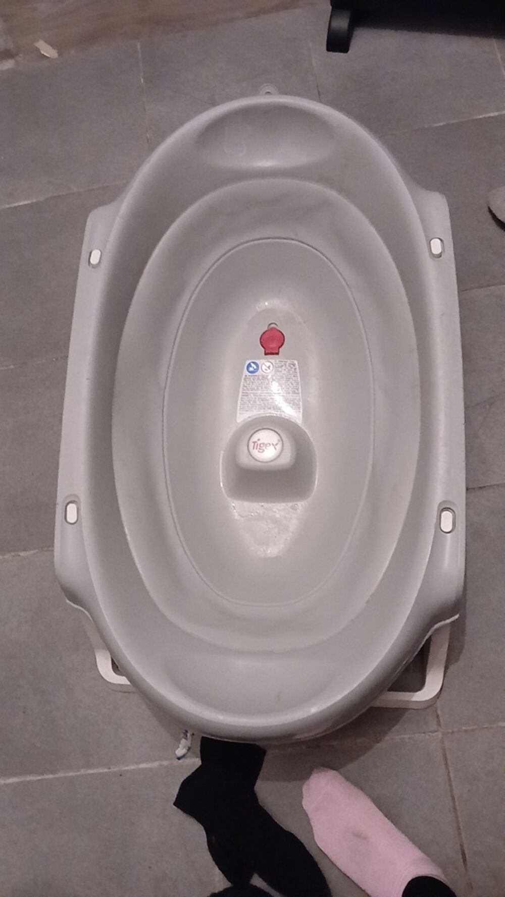 Baignoire b&eacute;b&eacute; grise avec support int&eacute;gr&eacute; Puériculture