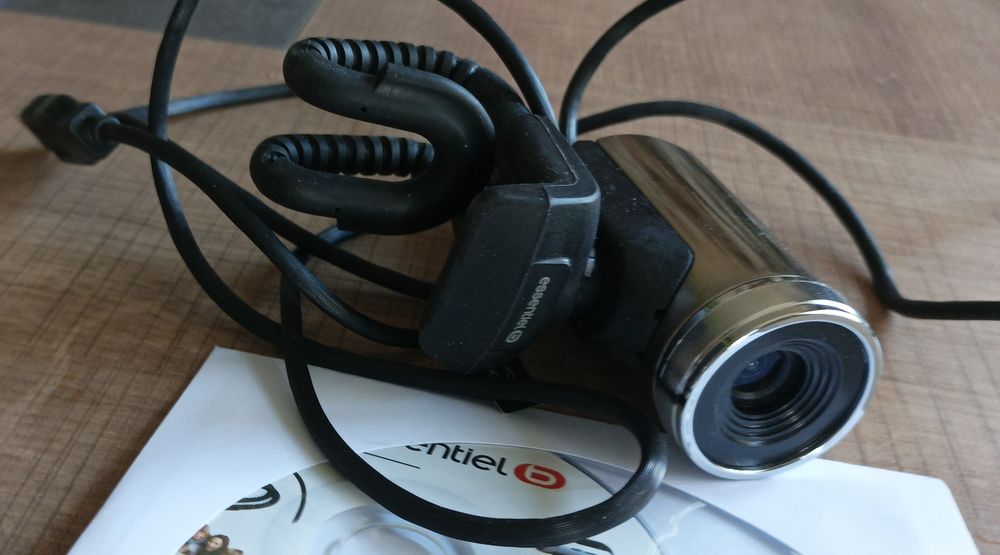 Webcam 1080p Essentiel avec micro int&eacute;gr&eacute; Photos/Video/TV