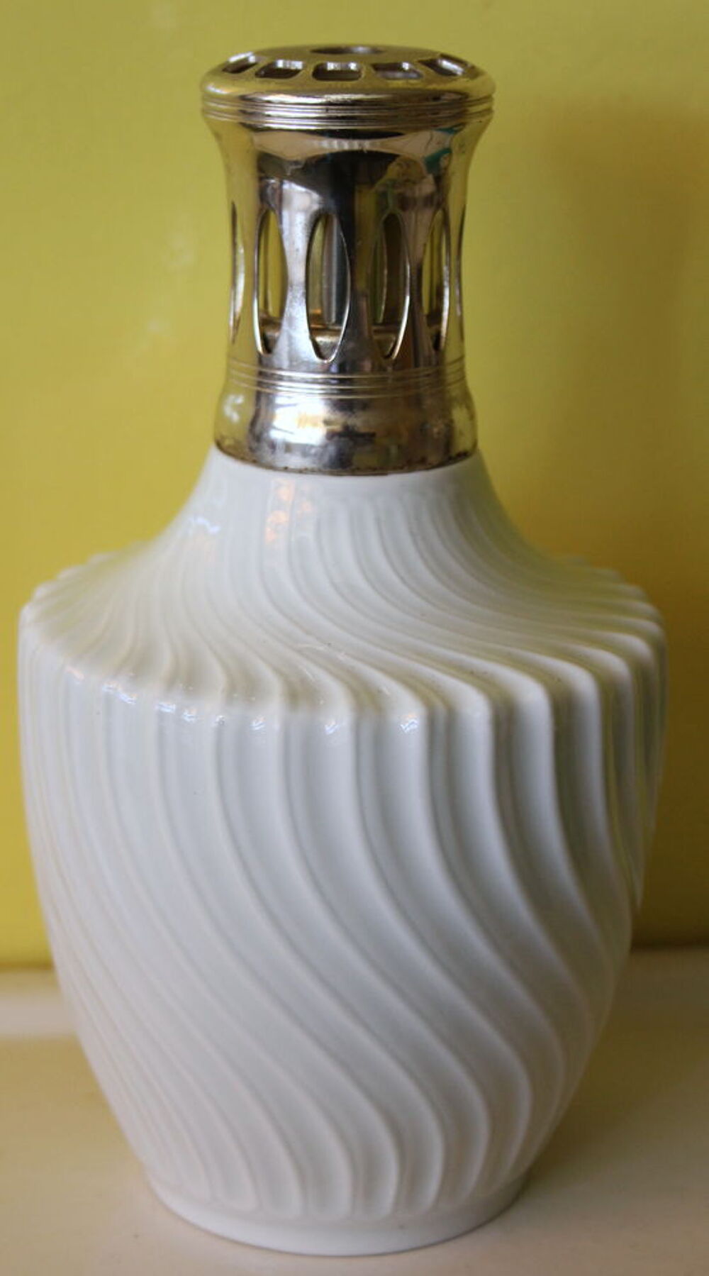 Lampe Berger porcelaine blanche Limoges Dcoration