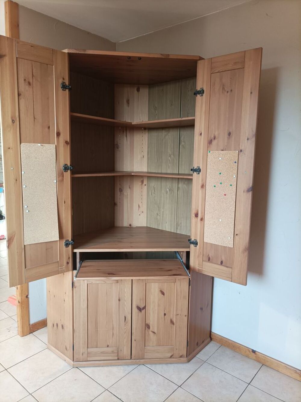 Bureau d'angle ferm&eacute; Meubles