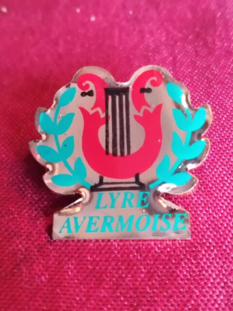 Pin's lyre avermoise  2 Moulins (03)