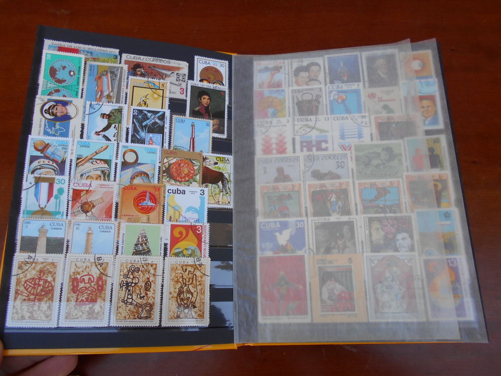 ALBUM de 615 TIMBRES du Monde 