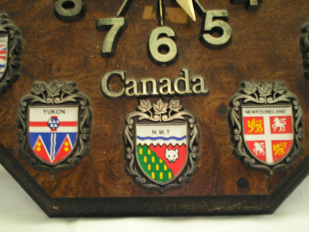 PENDULE" ECUSSONS DU CANADA" Décoration
