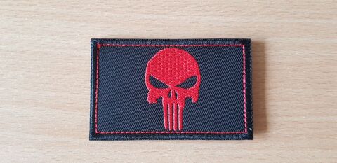 ecusson brodé
tête de mort
the punisher
8x5 cm
rouge noir  5 Carnon Plage (34)
