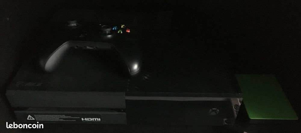 XBOX one 500 go+ Hdd + 24 jeux Consoles et jeux vidéos